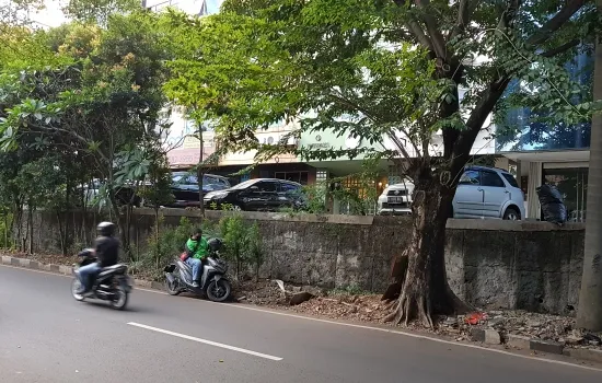 Ruko Taman Meruya iLir. Pinggir Tol,  4 Lantai.