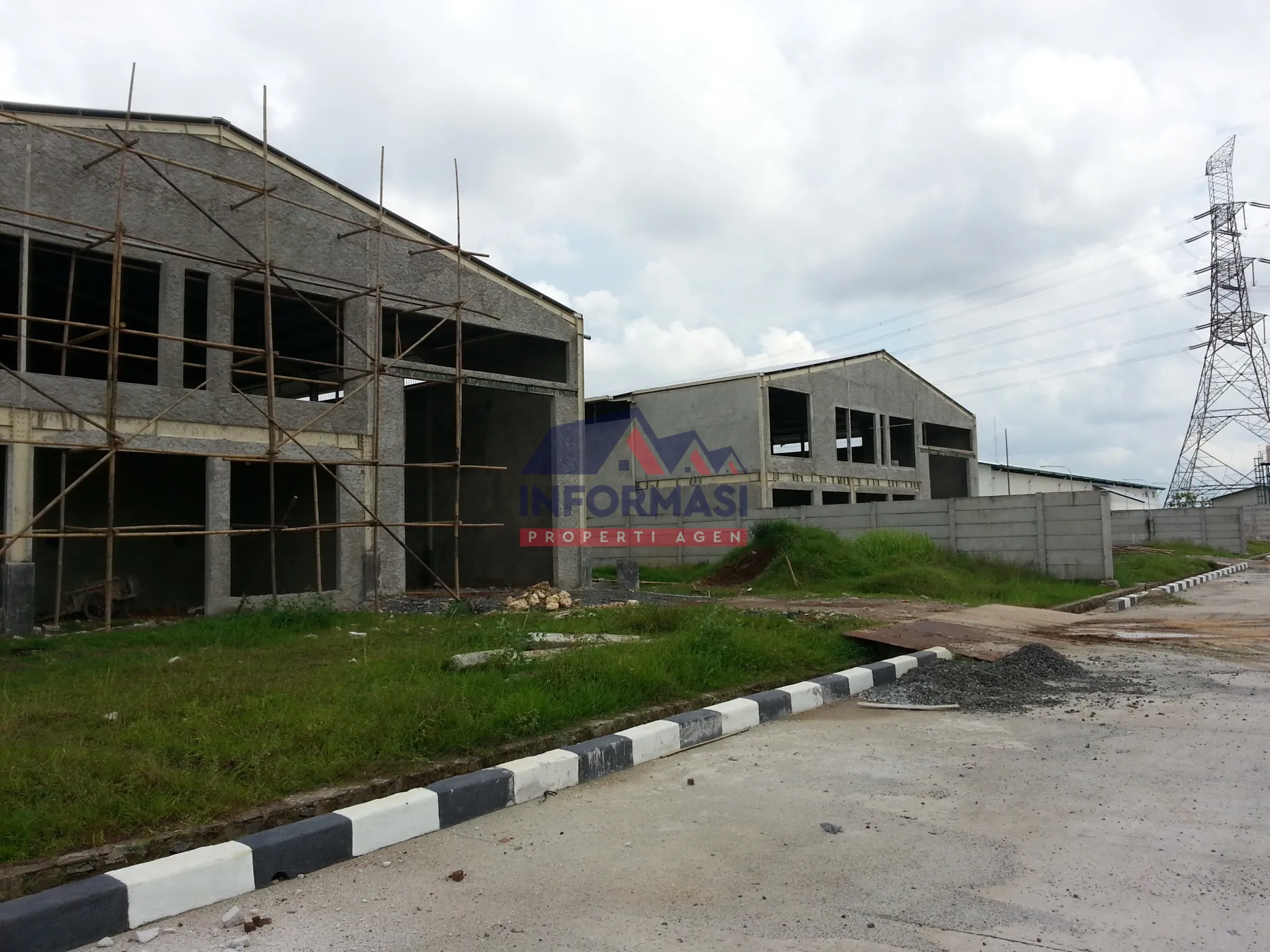 Gudang ex pabrik spareparr mobil.Luas 5ha.Jual muarah @ 4jt.