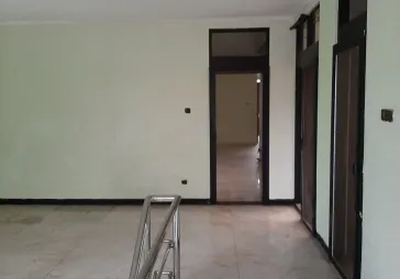 Rumah gandeng 2lt seluas 355m ditomang