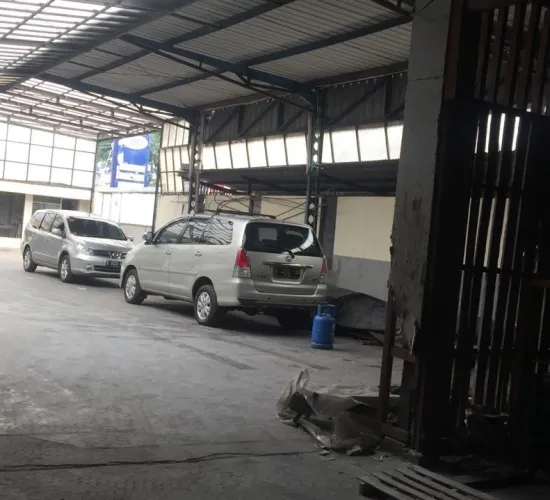 Gudang , ada ruang kantor strategis