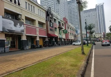 ruko 3 lantai . pinggir jalan raya gading serpong tangerang