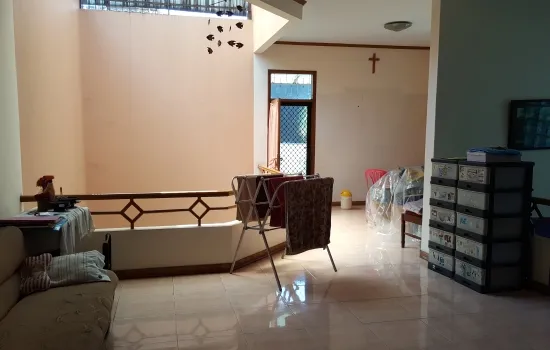 Rumah Kost 31 kamar  dan 4 kios serta 1 salon