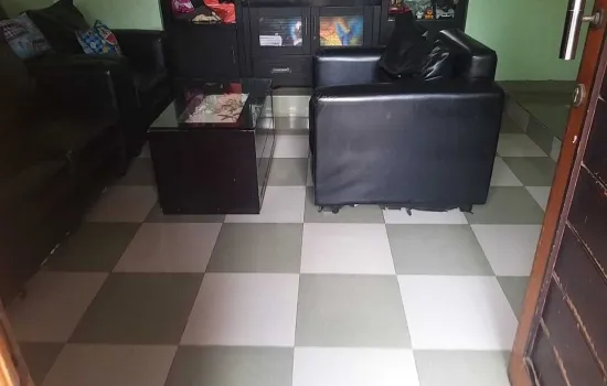 Rumah minimalis 2LT 4+1 KT 2+1 KM siap huni