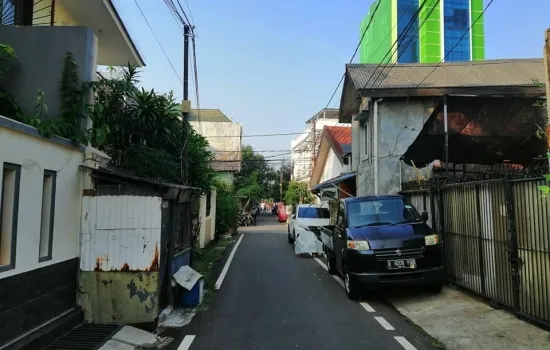 RUMAH TUA HITUNG TANAH JL PETOJO SABANGAN 7 , LT 209m2