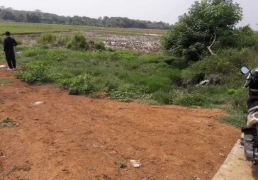 lahan siap bangun, Tanah padat dan letak d pinggir jalan Uta