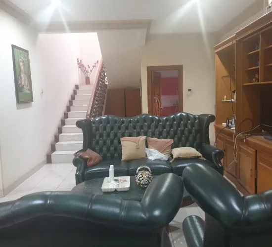 Dijual rumah 2 lantai luas tanah 403 m2