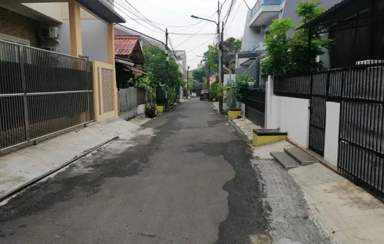 rumah tua hitung tanah jl gelong baru selatan lt 150m2