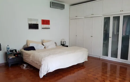 Villa Mewah Rancamaya dengan kolam renang