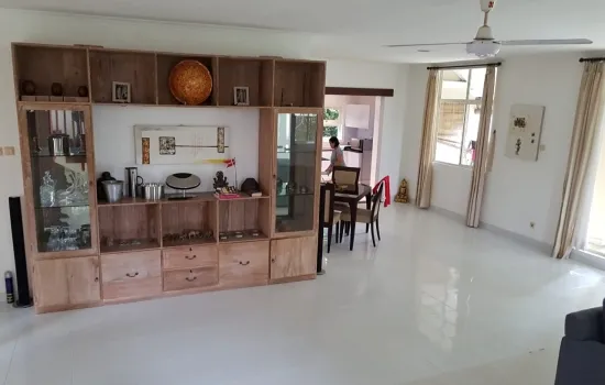 Villa Mewah Rancamaya dengan kolam renang