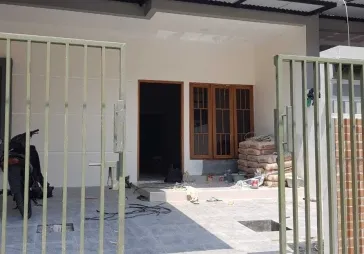 Rumah bagus kepaduri lt 90m2 ...2 1/4 lantai