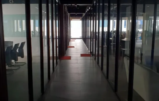Gedung kantor baru 7 lantai strategis di area sudirman
