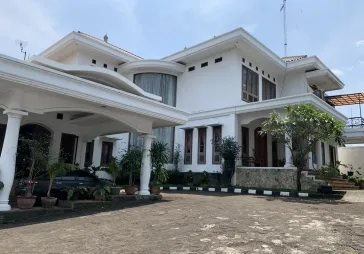 Rumah Pinggir Jalan Raya TB Simatupang Luas 1420 m
