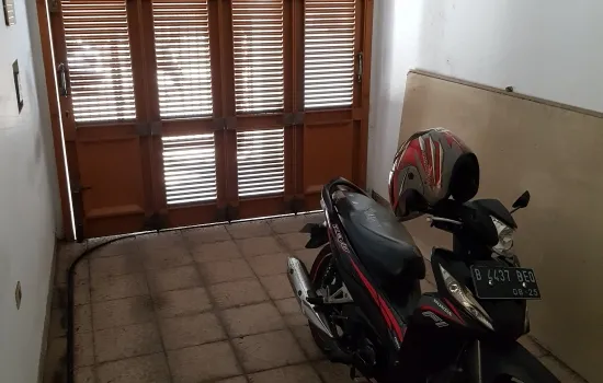 Mewah Greenville 2½ lantai bagus siap huni luas  195 m²
