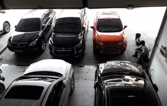 Showroom Bursa Otomotif Sunter