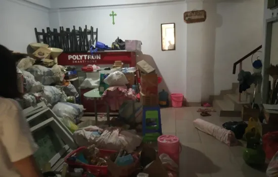 Taman palem lestari blok E Luas tanah 120m2 layak pakai