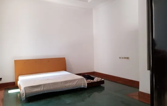 Mewah Greenville 2½ lantai bagus siap huni luas  195 m²