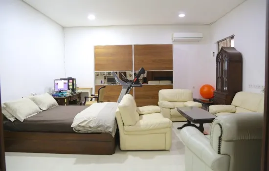 Rumah  area Menteng bisa utk usaha dan tempat tinggal