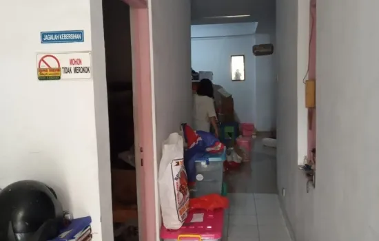 Taman palem lestari blok E Luas tanah 120m2 layak pakai