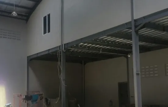 Gudang disewakan di kav dpt Cipondoh lt 800m2