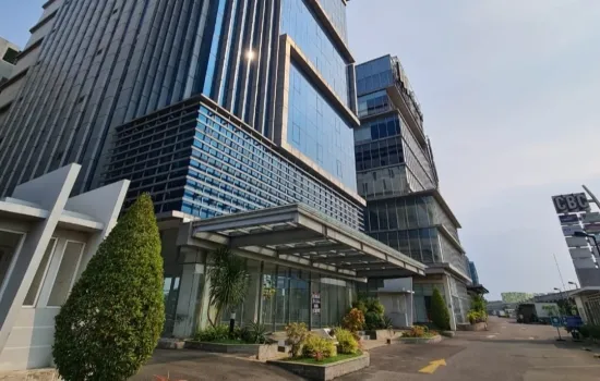 Gedung kantor Cengkareng Business Centre,tol Bandara