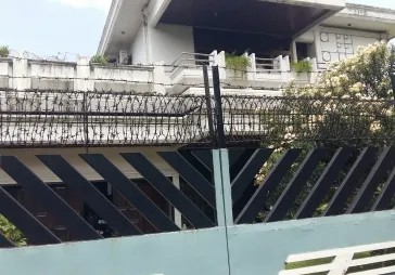 Rumah lokasi sangat bagus boulevard di Puri Indah, Jakbar