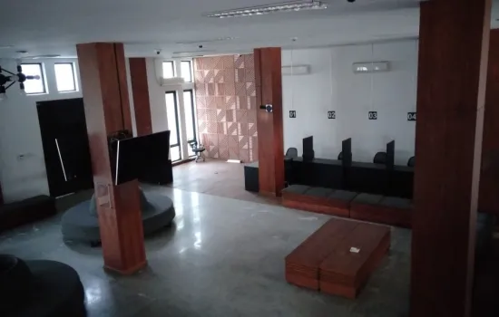 Dijual Gedung 3 lantai Kebon Jeruk