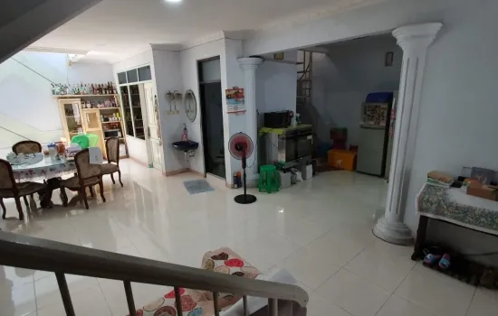 Rumah 2 lt di Green Garden
