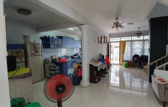 Rumah 2 lt di Green Garden