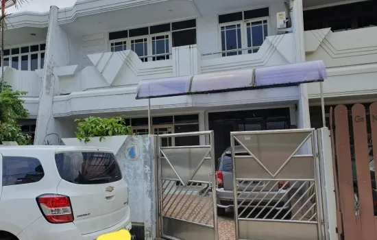 Rumah 2 lt di Green Garden