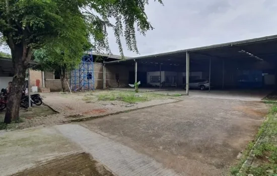 Gudang siap pakai letak strategis