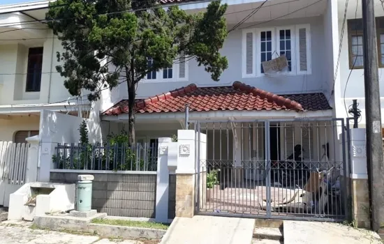 RUMAH GREEN VILLE DISEWAKAN  LT 296m2 ( 7.5 x 39 )