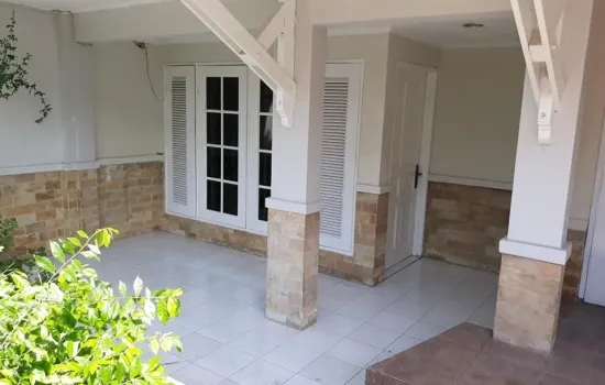 RUMAH GREEN VILLE DISEWAKAN  LT 296m2 ( 7.5 x 39 )