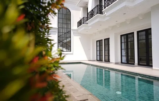 Rumah Cantik 5 Kt Furnished Cilandak with pool
