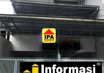 Rumah 3 lt @Duta mas, Jakarta Barat. LT 140 m2. LB 300 m2