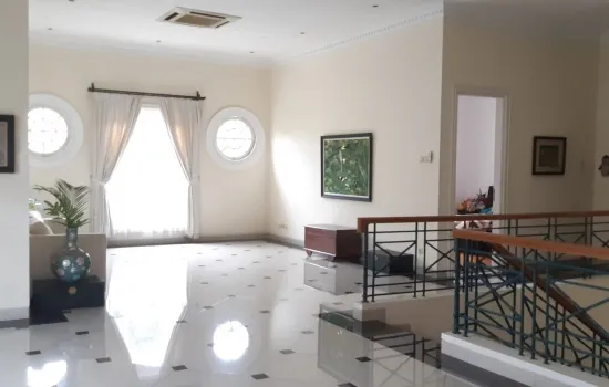 Rumah Mediterranean Style di Pondok Indah