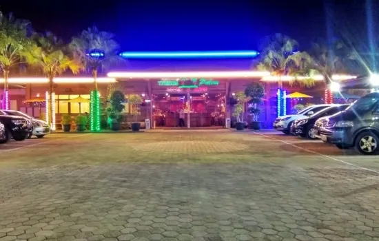Gedung Restaurant Bisa dipakai Pesta Jalan Pancasila, Padang