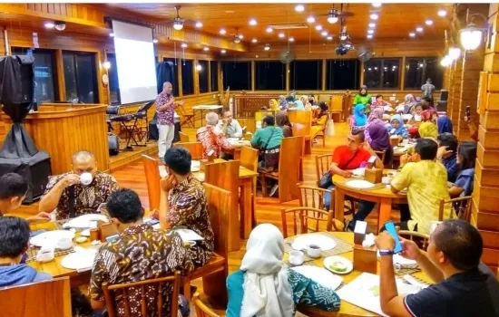 Gedung Restaurant Bisa dipakai Pesta Jalan Pancasila, Padang