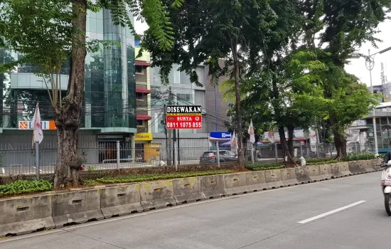 Ruko gandeng letak strategis di central bisnis pondok indah