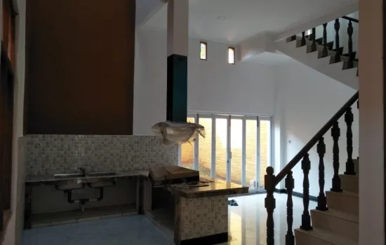 Rumah baru nan mewah  di Kelapa Dua KT3 KM3