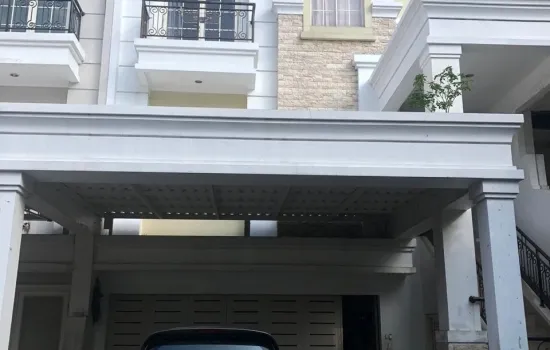 Rumah keren lokasi eksklusif
