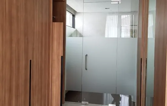 DISEWAKAN RUMAH PONDOK INDAH , LOKASI PRIME , LT 416m2