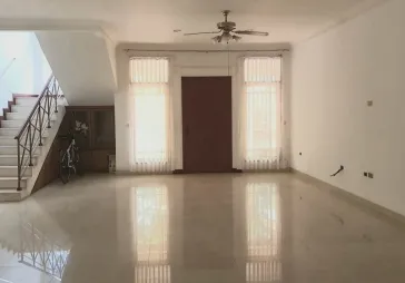 Rumah nyaman di komplek Griya Inti Sentosa, Sunter