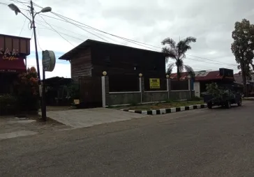 Tanah Jalan Mahakam ,  Padang
