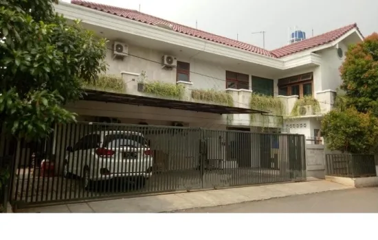 Rumah 2 lt, hoek