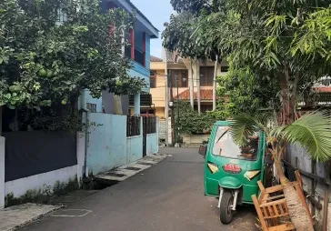 Rumah hoek jl mandala selatan tomang luas 145m