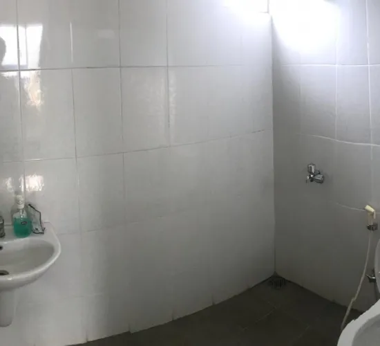 Rumah siap pakai 2 lt hoek