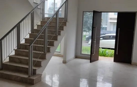 Rumah lokasi prestisius di PIK