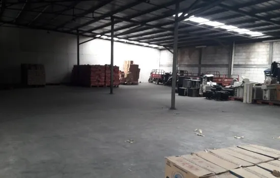 Gudang & kantor strategis di Srengseng