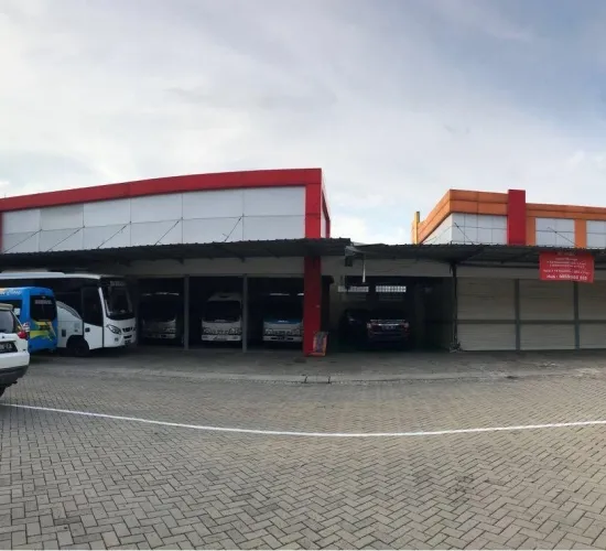 Show Room Mobil di Sunter dijual