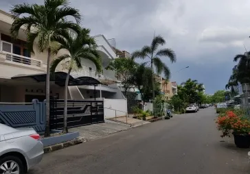 Rumah bagus siap huni 2 lantai 3 kamar tidur